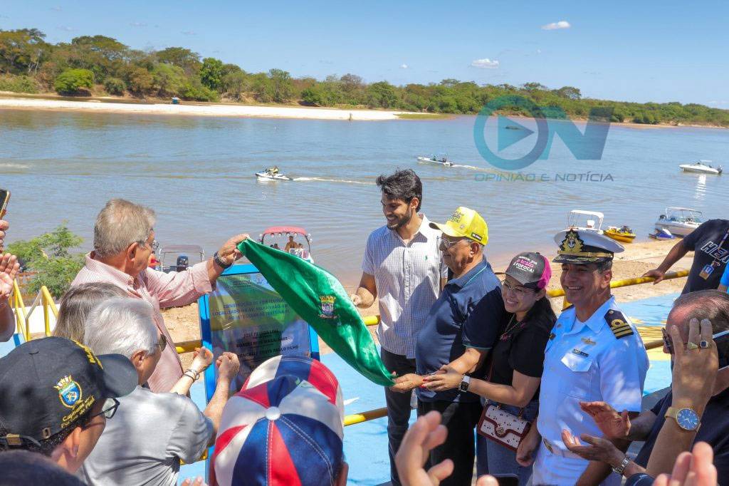 Prefeito Dr. Pessoa inaugura píer flutuante